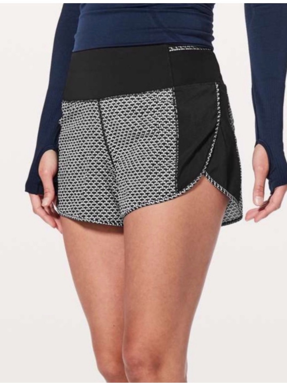 Lululemon Real Quick Short
*Perforated 3.5" Monochromic
Black White